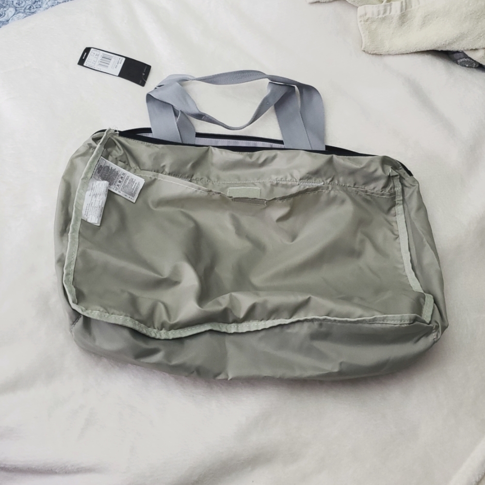Brand New Adidas Tailored for Her Yoga Travel Bag - Picture 12 of 15